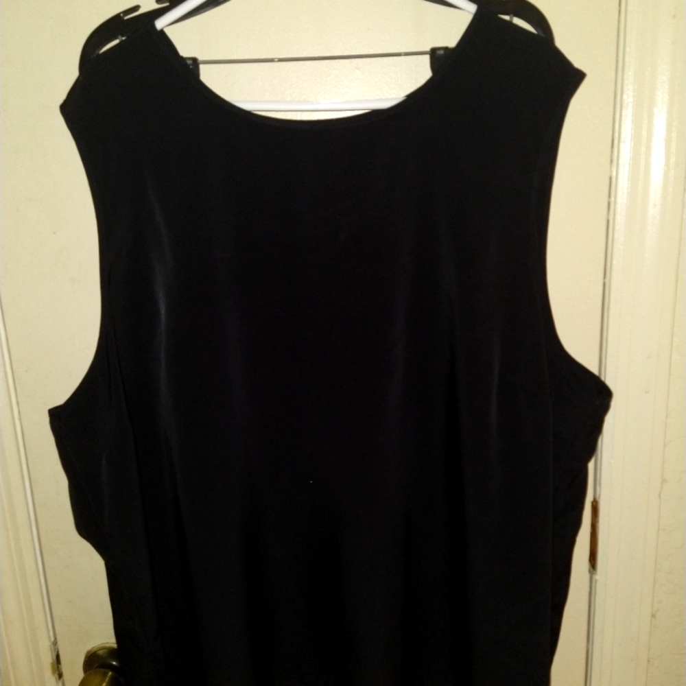 Women black sleeveless blouse